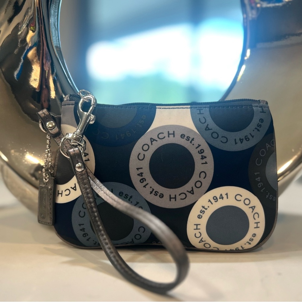 Coach VINTAGE Medallion Scarf Signature Collection Blue & White Wristlet - Picture 2 of 15